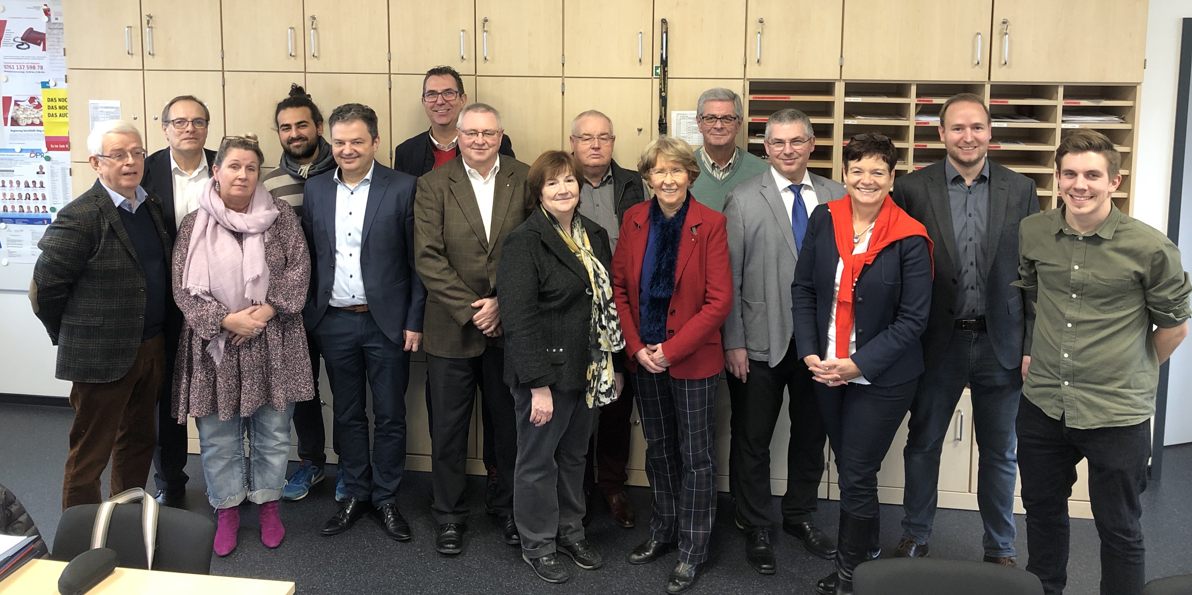 Kiwanier, Unternehmer, Personaler der Region, Lehrer, Rektoren und Berufsbegleiter betreuten Schüler beim Kiwanis-Bewerbertraining.